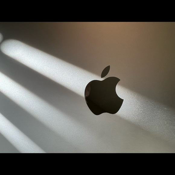 Nearly new Apple MacBook Pro - Picture 6 of 6